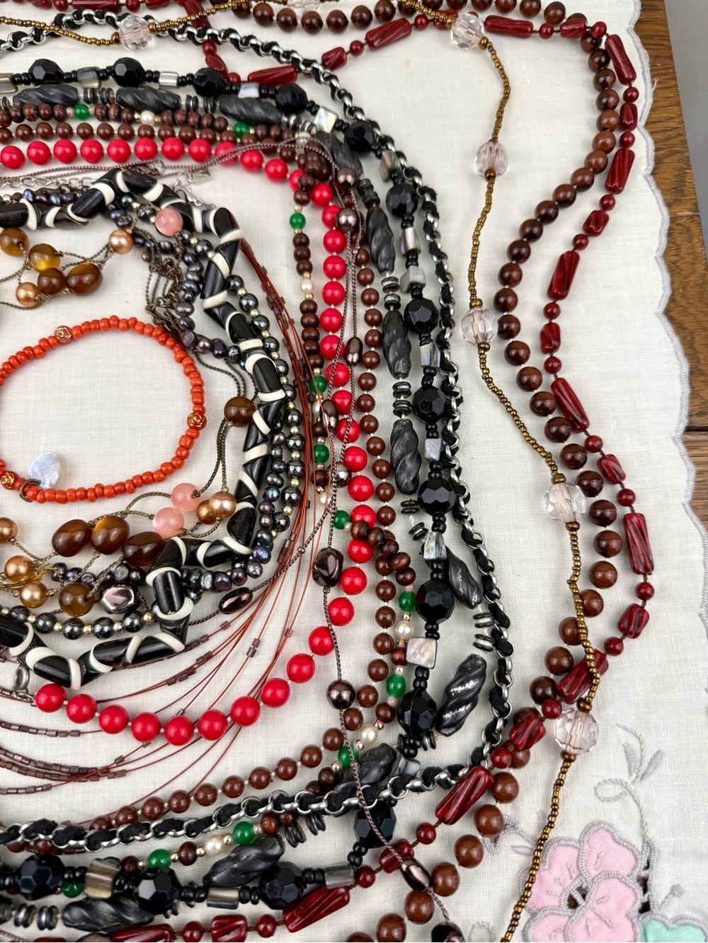 16 Beaded Necklaces 2 Bracelets Jewelry Lot Boho Statement Mixed Styles - Picture 2 of 5